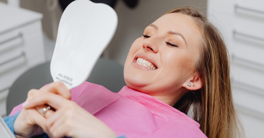 Top 10 Tips To Find The Best Cosmetic Dentist In Delhi