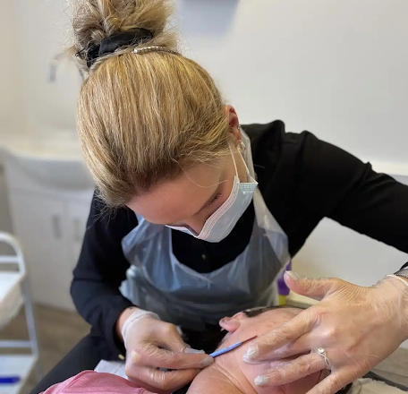 All About Dermaplane Course | Its Benefits For Your Clients 
