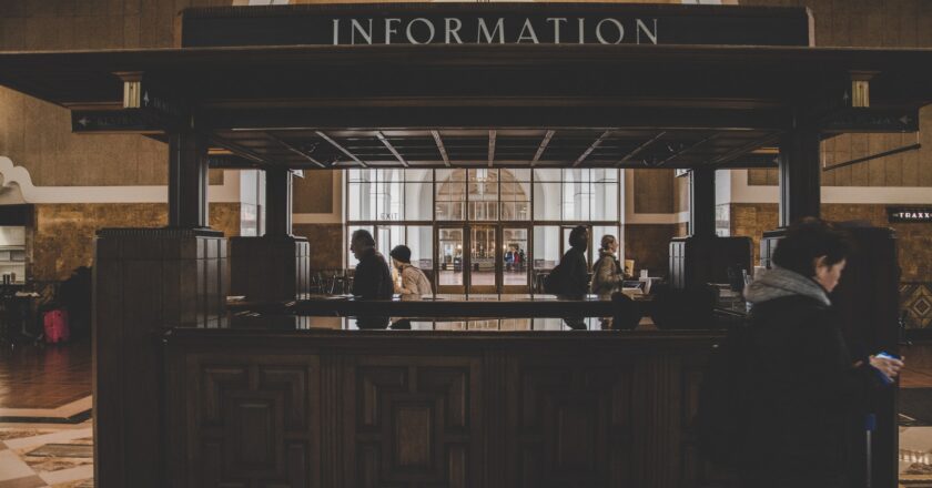 Misinformation Nonenglish Wikipedia Englishsatoslate