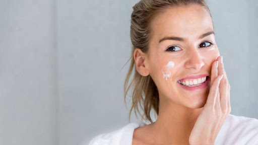 How Niacinamide Moisturiser Changes Your Skin’s Texture in 15 Days