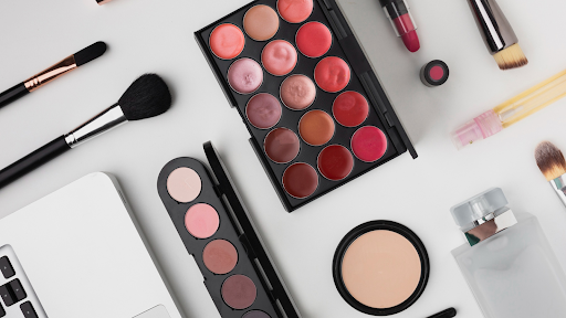 How Online Makeup Shopping Saves Time and Money