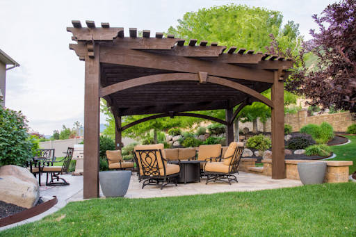 Why Do Homeowners Prefer Timber Frame Pergolas?